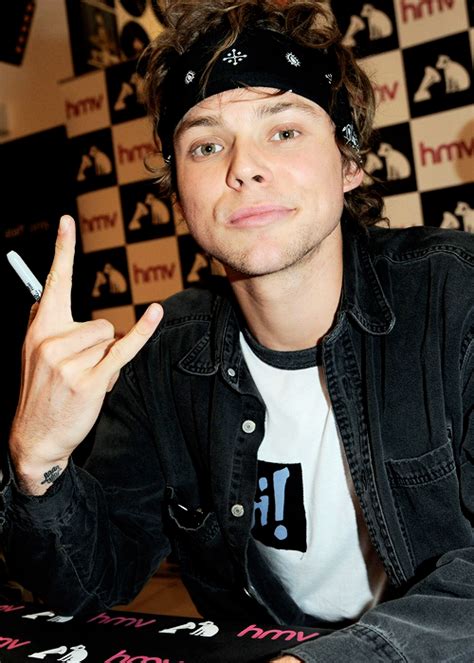 Ashton Ashton Irwin Photo 37460338 Fanpop