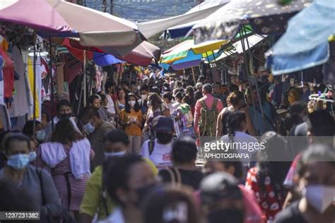 El Salvador Market Photos And Premium High Res Pictures Getty Images