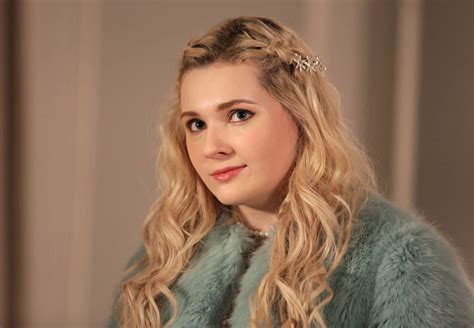 Abigail Breslin As Chanel 5 Libby Putney In Scream Queens Mommie