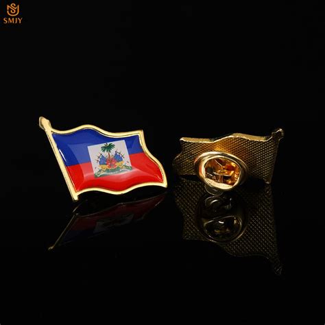 Haiti Flag Brooch North American Countries Banner Enamel Pin Tiebackpack Safety Buckle Lapel