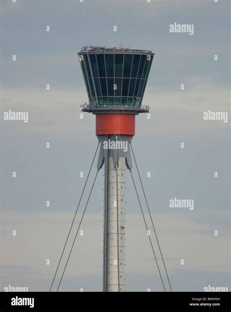 Heathrow Airports New Control Tower Stock Photo Alamy