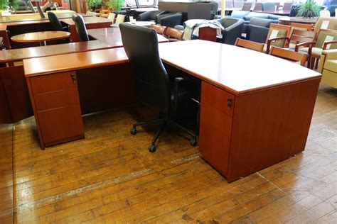 Baldwin Series Amber Cherry Wood L Desk • Peartree Office Furniture
