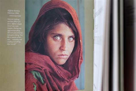 Pakistans Decision To Deport Sharbat Gula The Iconic Afghan Girl