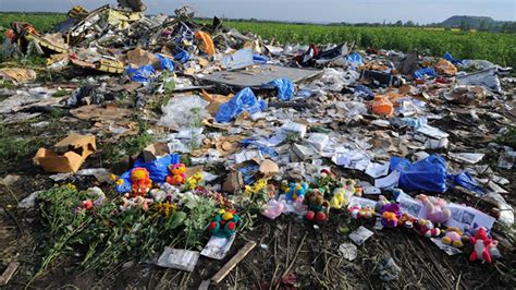 World Mourns Mh17 Crash Victims As Body Recovery Continues