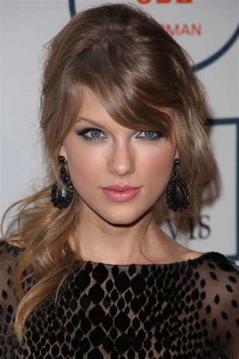Taylor Swift 56th Annual Grammy Awards January 26 2014 Favorite