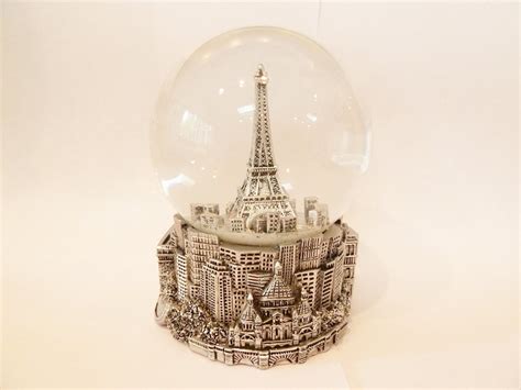 Paris Snow Globe Blooket