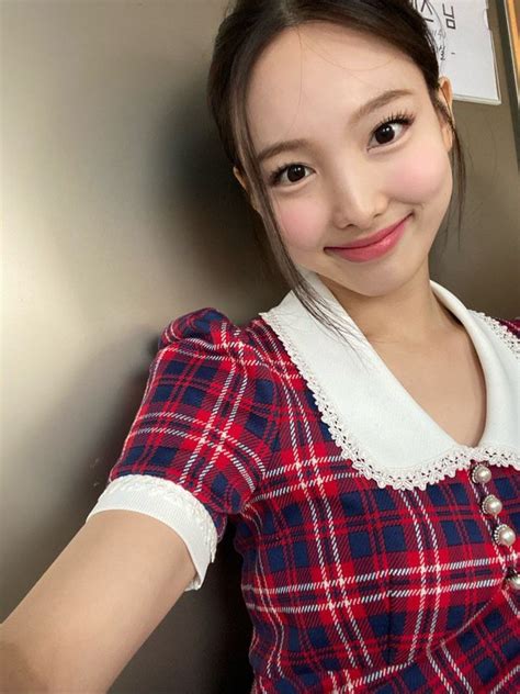 How Would You Rank Twices Selfie Taking Skills Quora