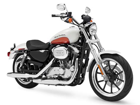 9.0:1 valves 2 valves/cylinder claimed horsepower: Reviews 2012: Harley-Davidson Sportster 883 Super Low