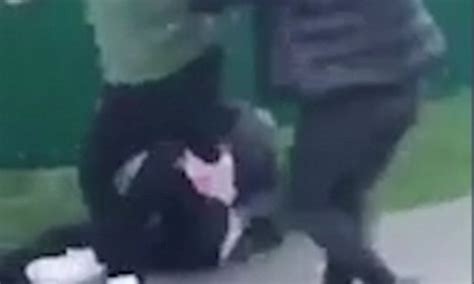 Video Of Girl Being Viciously Attacked By Girl Gang In Essex Daily