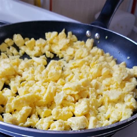 How To Make Perfect Fluffy Scrambled Eggs