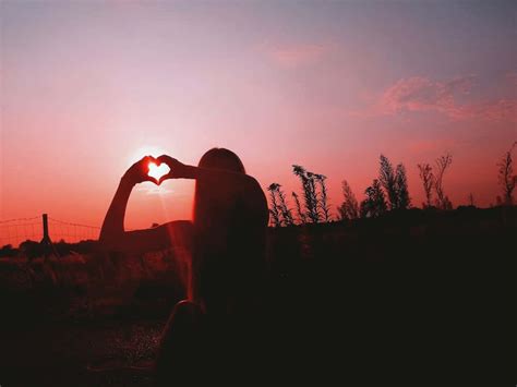 Download Heart Sunset Girl Picture
