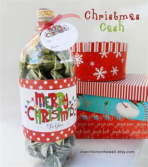 These unique christmas money gifts make gifting money fun and festive during the holidays. It's Written on the Wall: Christmas Cash Gift Idea - Fill a Soda Bottle with CASH - Unique ...