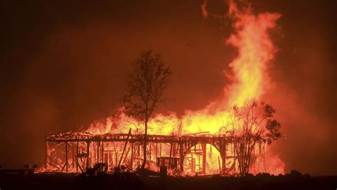 Según el dagrd el conato de incendio se presentó en un local comercial y ya fue controlado por los bomberos. Los incendios de California dejan 10 muertos y 1.500 casas destruidas