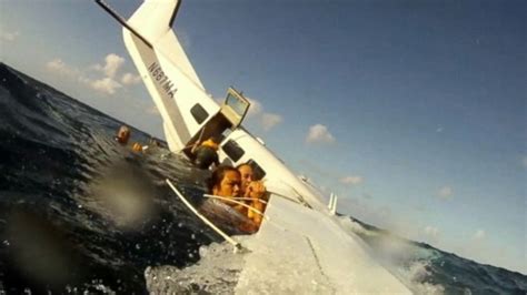 Watch Dramatic Footage From Inside Plane Plunging Into The Ocean Abc News