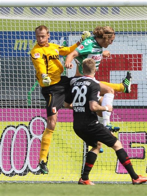 FC Augsburg: Mehr als ein Torwart: Manningers Verletzung ...