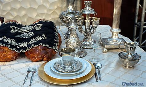 What To Expect At A Shabbat Meal Mitzvahs And Traditions