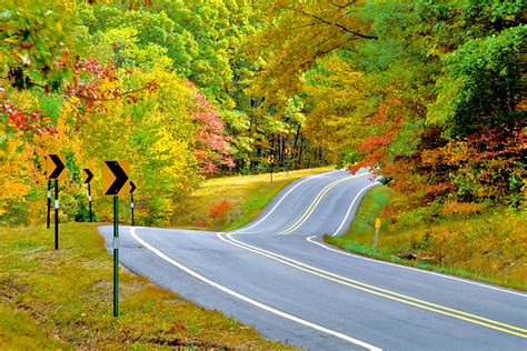 Arkansas' population provides some fairly unremarkable figures in terms of population density, in keeping with its status as one of the middle ranked states in terms of population numbers. Last Chance for Fall Foliage: Arkansas' Top 5 Scenic Drives & Destinations - The Free Weekly