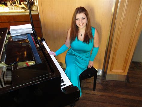 Female Pianist Petia Jmstrings Entertainment