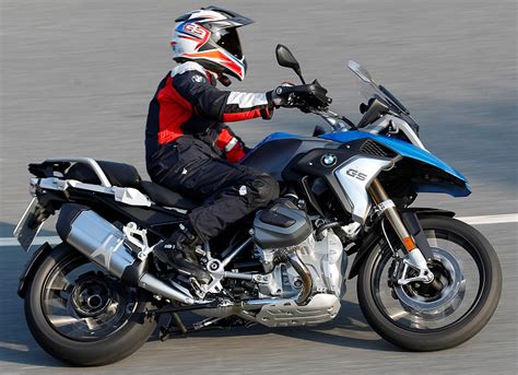 More torque and more power nudging the gs closer to its rivals, but without fundamentally altering the. BMW R 1250 GS 2020 - Fiche moto - Motoplanete