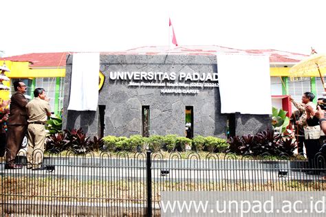 Rektor Dan Bupati Garut Resmikan Universitas Padjadjaran Kampus Garut