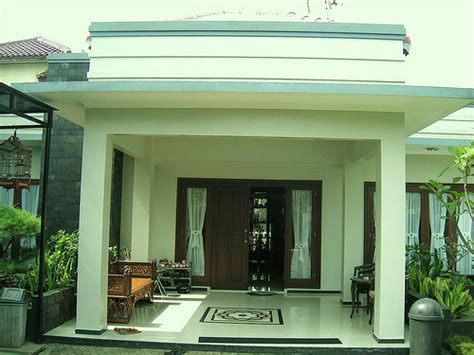 Rumah yang didesain dengan pendekatan fungsional ini mencoba memadukan gaya kolonial modern dan minimalis tropis sehingga sangat cocok dengan kondisi iklim di indonesia. Gambar Model Teras Rumah Minimalis Desain Terbaru - Model ...