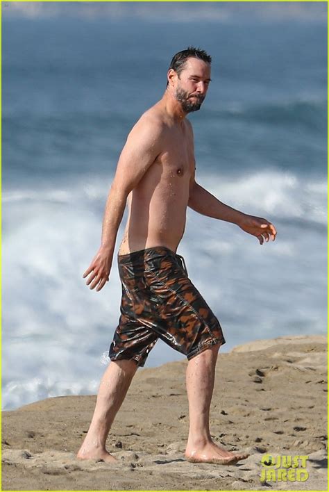 Keanu Reeves Looks Fit Shirtless At The Beach In Malibu Photo 4514876