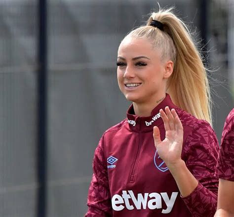 8 Things To Know About Worlds Sexiest Footballer Alisha Lehmann