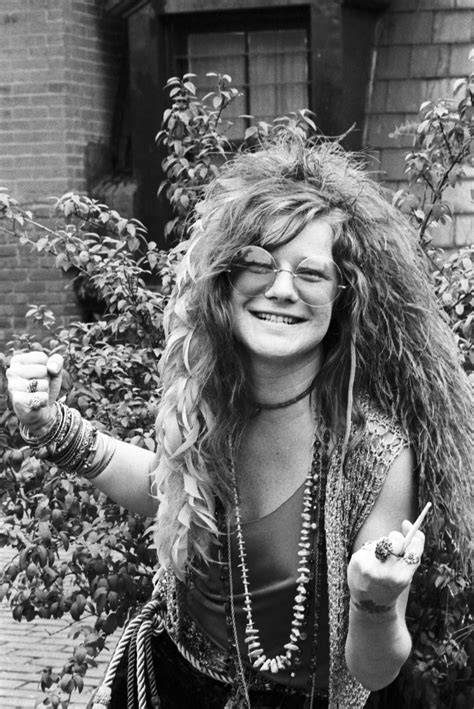 Echols says as a singer joplin had extraordinary talent. Janis Joplin Hard To Handle : Janis Joplin There Was No One Like Her Bbc News / In her audition ...