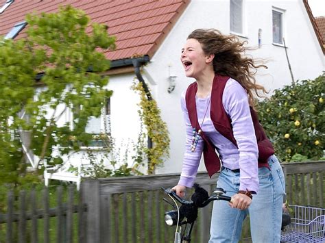 Top 30 Big Boobs Bicycle Girls Hd Wallpaper Busty Cyclist Girl Photos