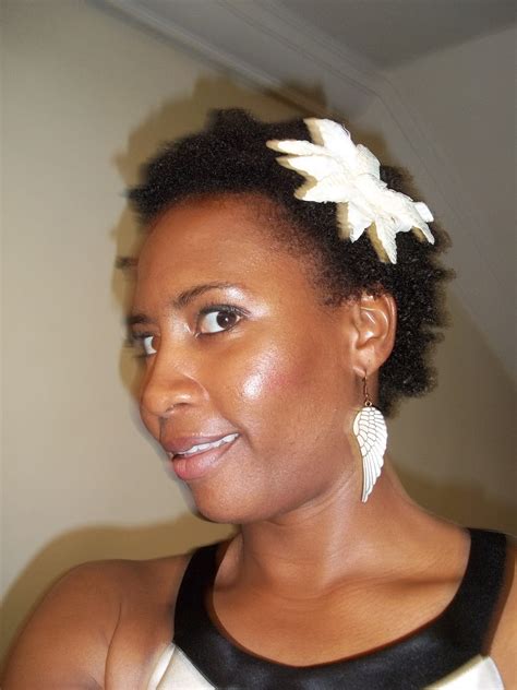 Your hair has no natural lubrication. All The Goodness of The Nappy Life: Twist outs on dry hair ...