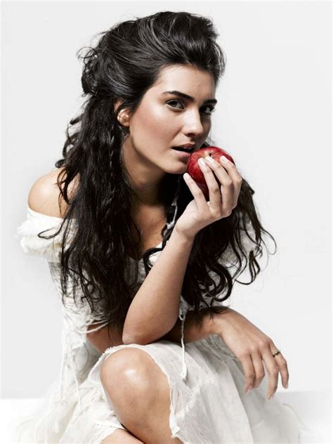 Tuba Büyüküstün Turkish model and actress born Hatice Tuba Büyüküstün