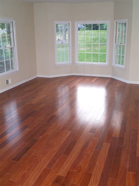 Br 111 exotic hardwood flooring. Solid Santos Mahogany (Red Cabreuva) hardwood flooring ...