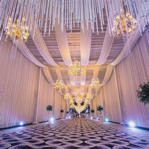 34 Stunning And Magical Ceiling Decor Ideas To Ace Your Wedding Decor