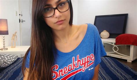 Mia Khalifa Controversy ~ Link Vision