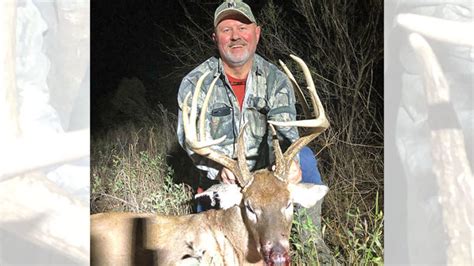 Calhoun Hunter Kills Trophy 10 Point Buck Louisiana Sportsman