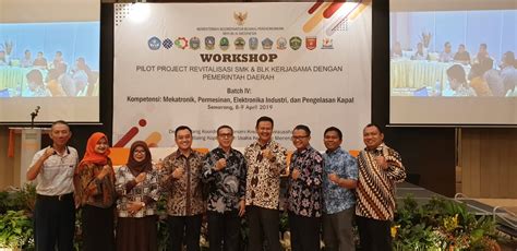 Makalah manfaat kerjasama internasional bagi indonesia. Kementrian Koordinator Bidang Prekonomian Deputi Bidang Ekonomi kreatif menetapkan SMKN 1, SMKN ...