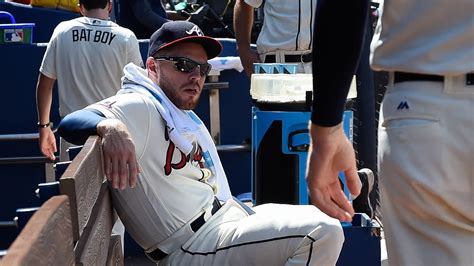 Freddie Freeman injury: Braves’ first baseman day-to-day with injured