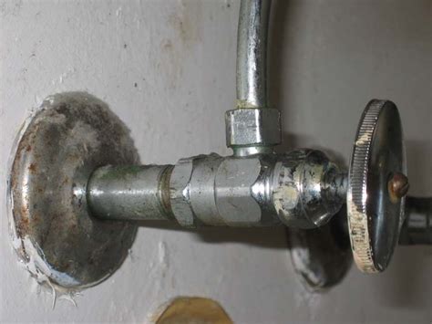 No Shut Off Valve Under Sink - How to find and use your inside stop valve