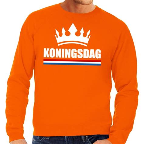 Dit koop je bij alle winkels die hobbymaterialen verkopen. Oranje Koningsdag met een kroon sweater / trui heren ...