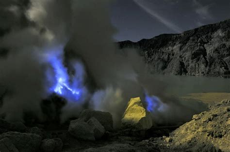 Kawah Ijen Volcano Blue Lava Bromo Ijen Tour Packages Price