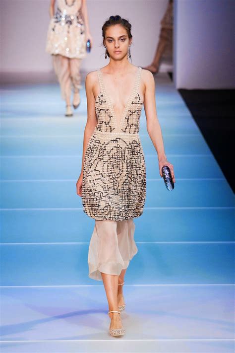 Fashion Show Giorgio Armani Spring Summer 2015 Dresses