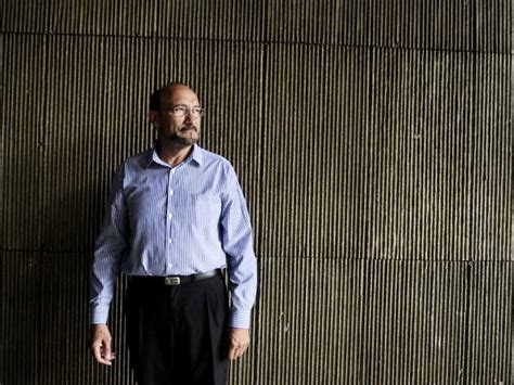 Mientras en medellín exhibían a los 'caídos' para meter miedo, aquí se deshacían de los cadáveres lanzándolos al río envueltos en alambre, para que al hincharse se convirtieran en comida para los peces. Jamil Rassout, libanês radicado em Foz do Iguaçu, chegou a ...