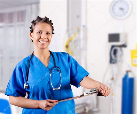 Young African American Nurse In Hospital Ward — Stock Photo