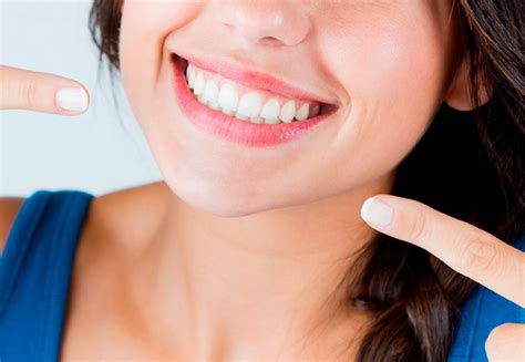 3 Beneficios Del Hilo Dental Parafarmacia Millenium