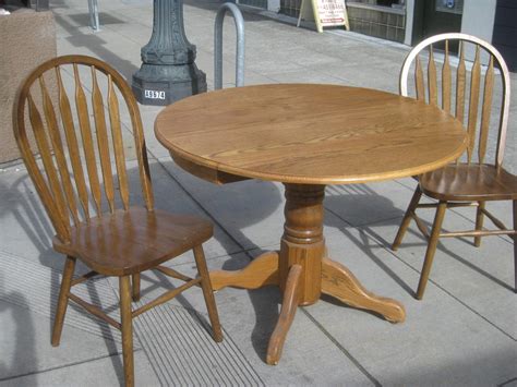 Uhuru Furniture And Collectibles Sold Oak Drop Leaf Table And 2 Chair