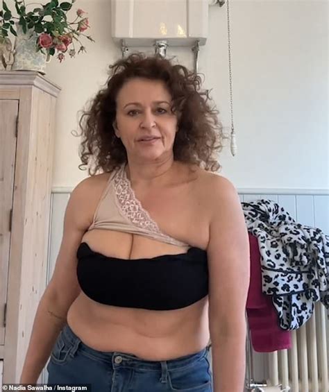 Nadia Sawalha 58 Strips Down To Her Bra To Mock Stunning Influencer Daily Mail Online