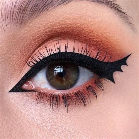 Diese Halloween Augen Make Ups Mit Eyeliner Erobern Instagram Winged