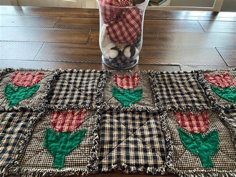 Join me as i work on creating some simple table runners, using turkish towels. Plaid PriMiTivE Rag Quilt Table Runner Black Red Green ...