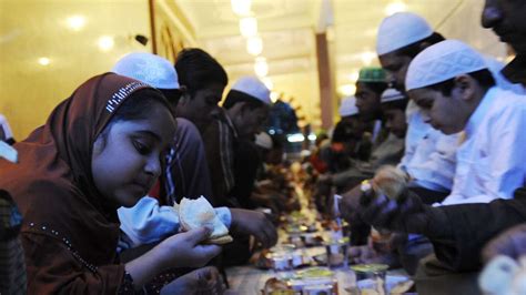 End of ramadan 2018 will be celebrated by it is mustahab (an action which is rewarded, but whose omission is not punishable) for the muslim to read whole qur'an during ramadhan and to. Ramadan or Ramzan 2018: Here's Sehri and Iftar Timetable ...
