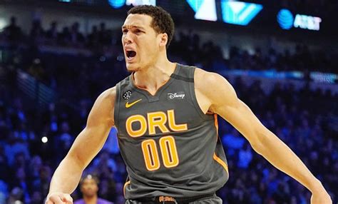 Aaron gordon is a professional american basketball player who is best known for his contribution to the orlando magic basketball team of the national basketball association. Who Is Aaron Gordon Brother? More On His Parents, Height, Contract